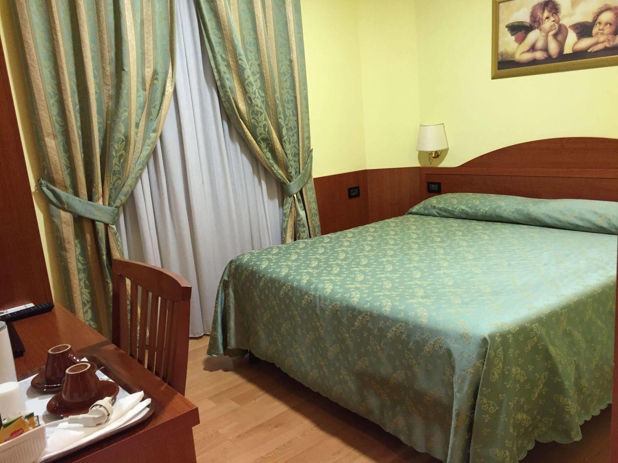 Saint Peter Inn Рим Екстер'єр фото