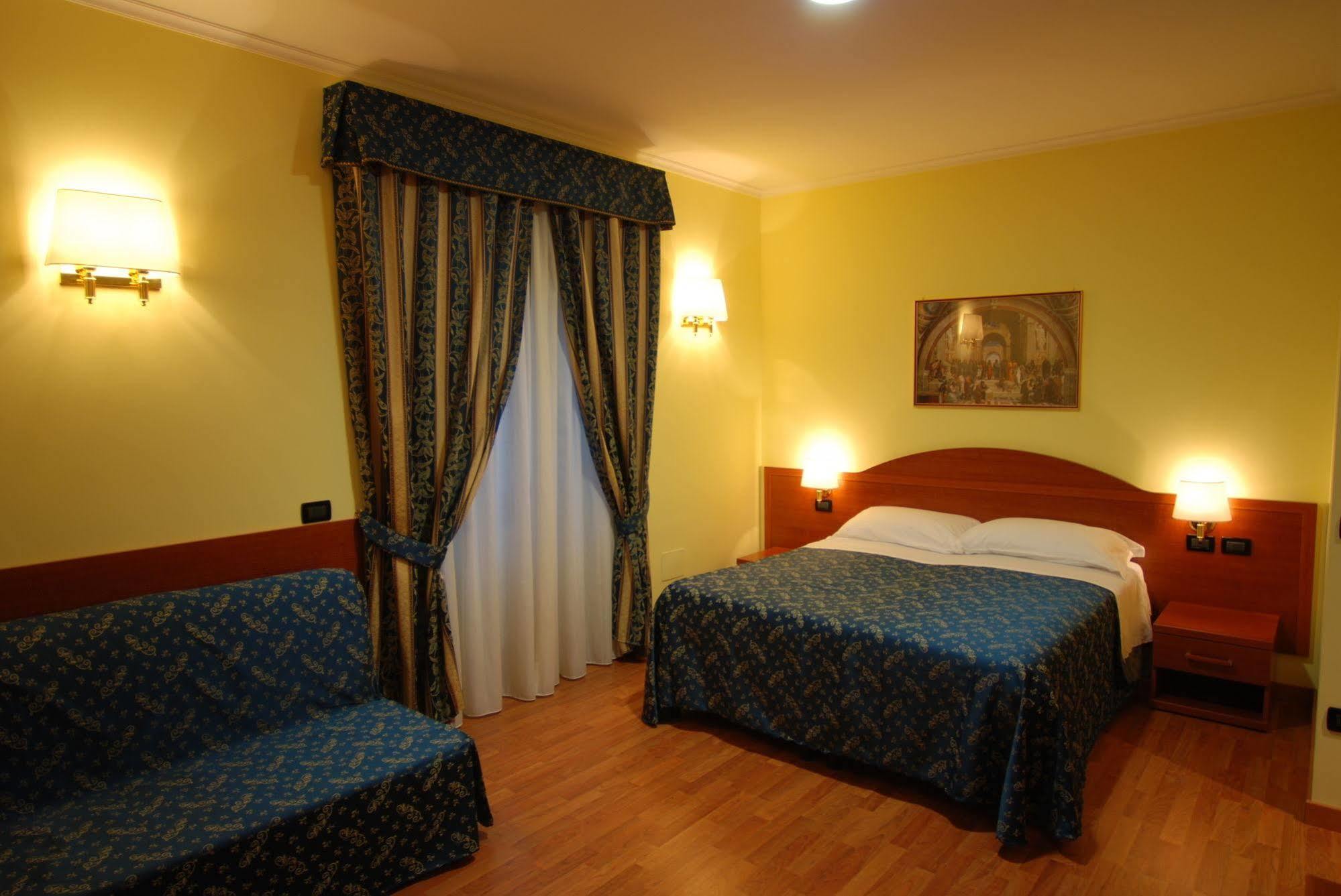 Saint Peter Inn Рим Екстер'єр фото